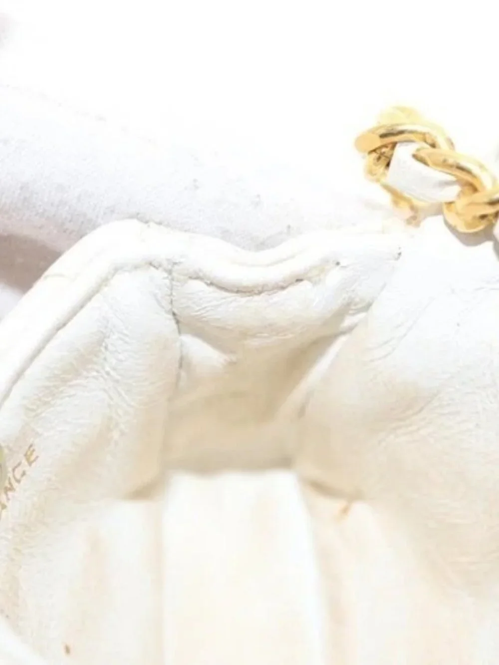 CHANEL Matelasse Key Holder Lamb Skin White Gold CC Auth bs33121
